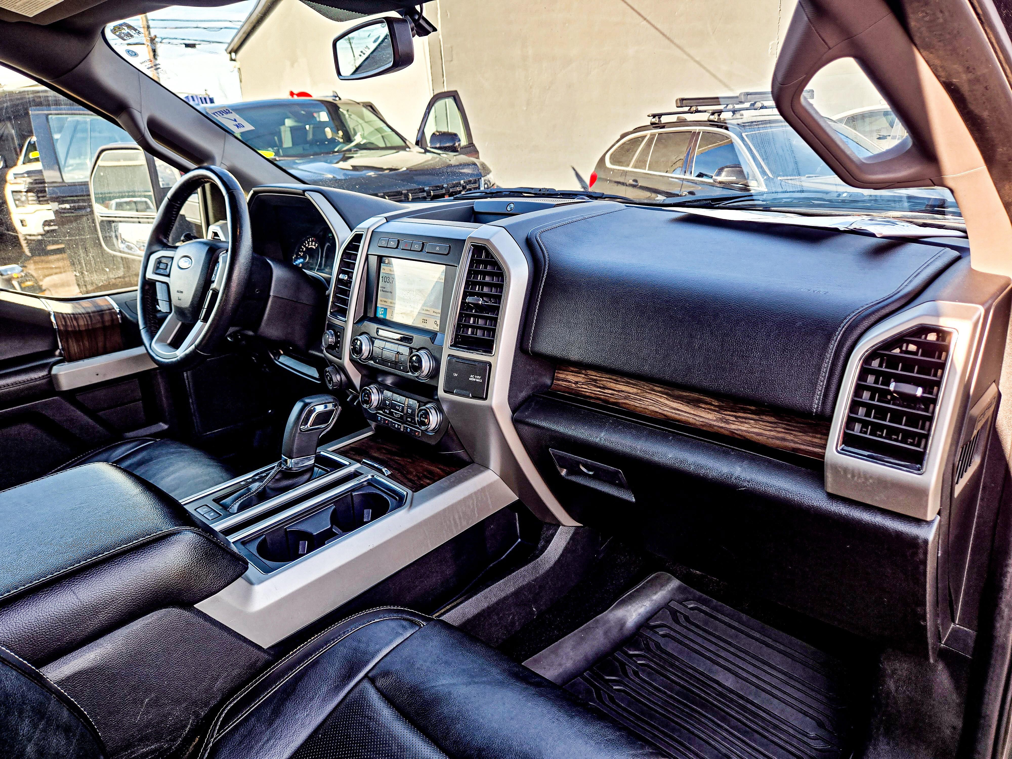 Used 2019 Ford F150 Lariat w/ Equipment Group 502A Luxury image 13