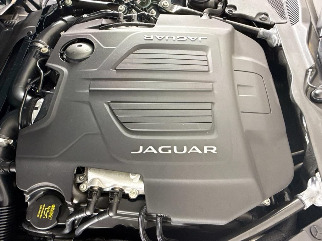 Used 2024 Jaguar F-TYPE R AWD/4WD image 26
