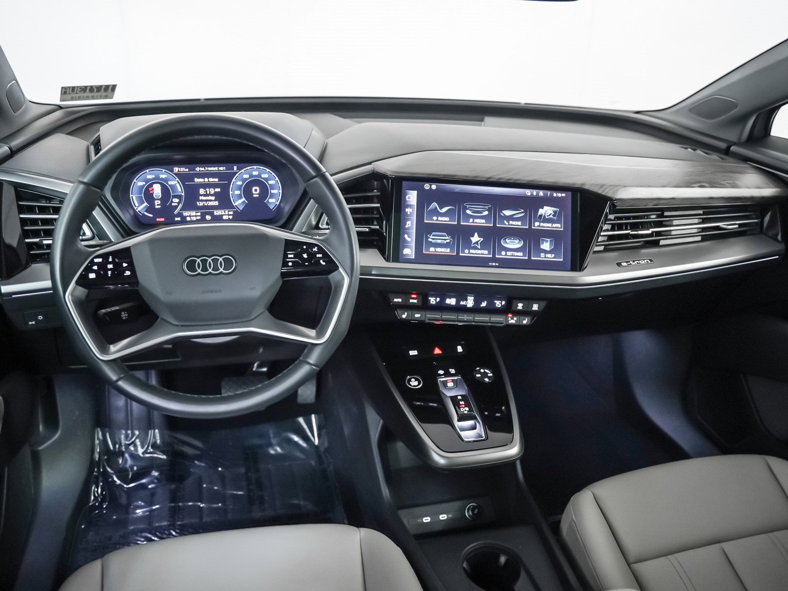 Certified 2023 Audi Q4 e-tron Premium image 18