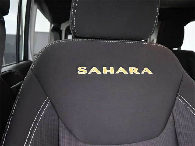 Used 2014 Jeep Wrangler Unlimited Sahara w/ Connectivity Group image 40