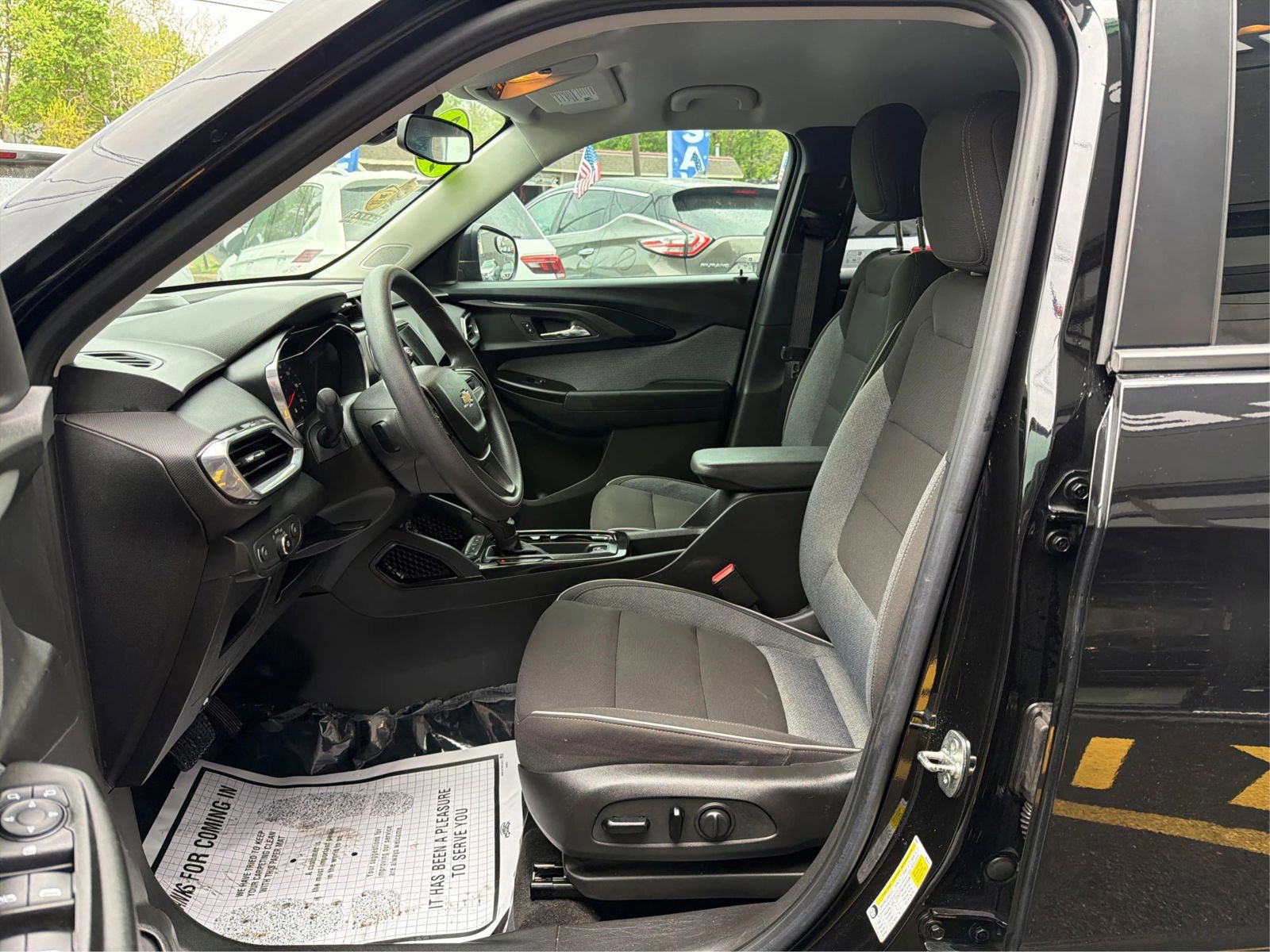 Used 2022 Chevrolet TrailBlazer LT FWD image 9