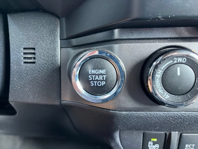 Used 2023 Toyota Tacoma TRD Sport w/ Technology Package AWD/4WD image 18