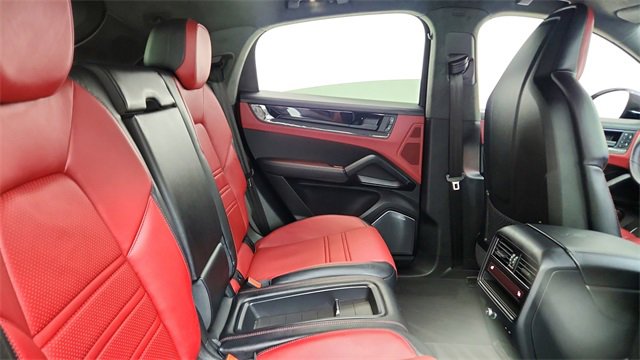 Used 2024 Porsche Cayenne Turbo GT image 25