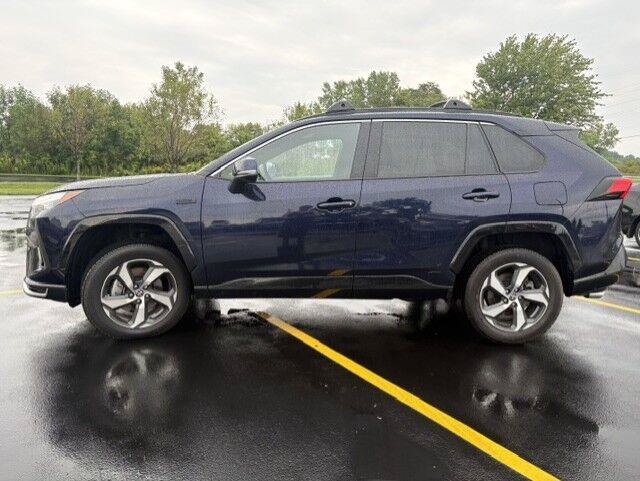 Used 2023 Toyota RAV4 SE w/ Weather & Moonroof Package AWD/4WD image 9