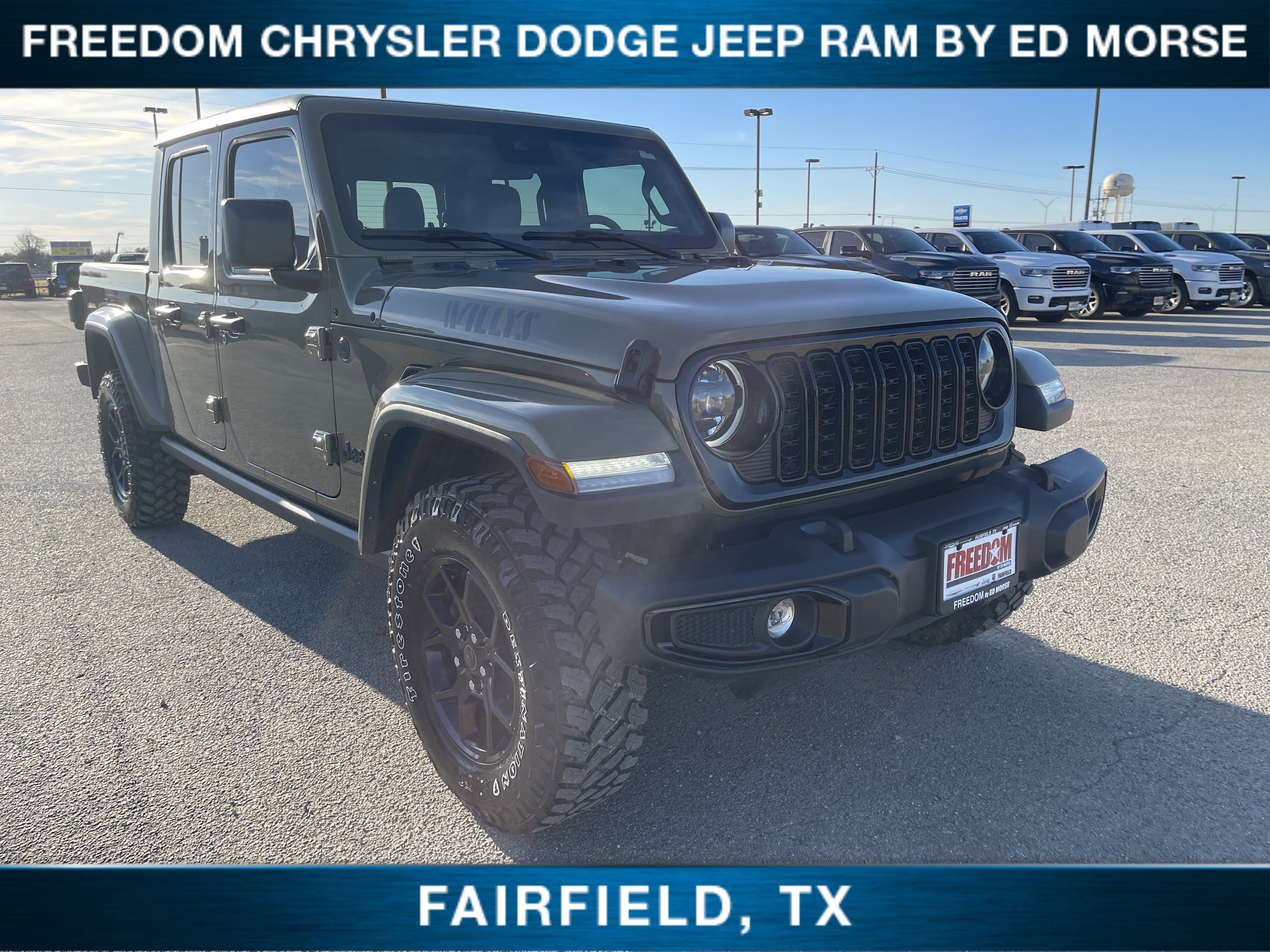 Used 2025 Jeep Gladiator Willys image 1