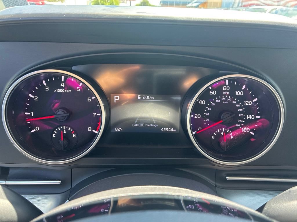 Used 2022 Kia Carnival LX FWD image 16