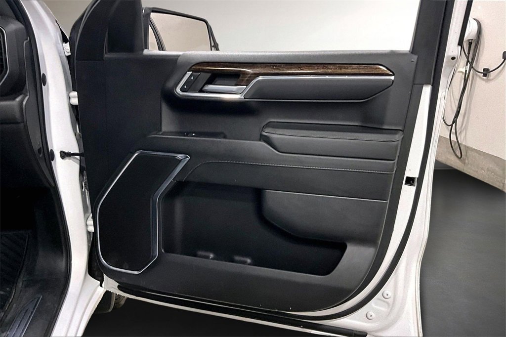 Used 2023 GMC Sierra 1500 SLE image 28