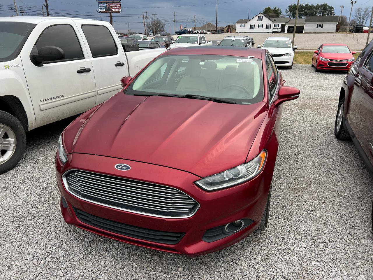 Used 2014 Ford Fusion SE w/ Equipment Group 202A image 2