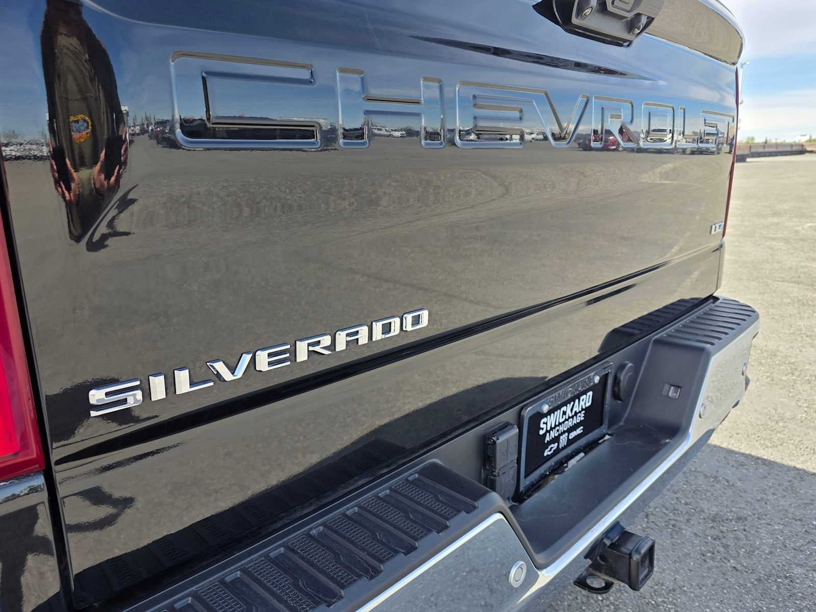 Used 2023 Chevrolet Silverado 1500 LTZ AWD/4WD image 14