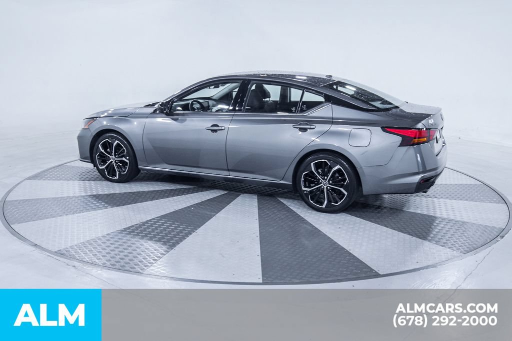 Used 2025 Nissan Altima 2.5 SR FWD image 10