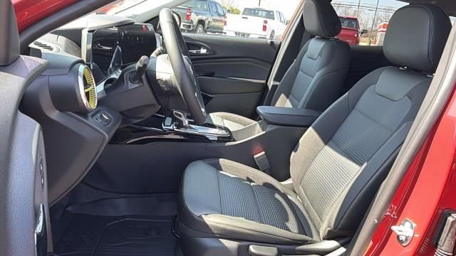 New 2026 Chevrolet Trax LT w/ LT Convenience Package FWD image 6