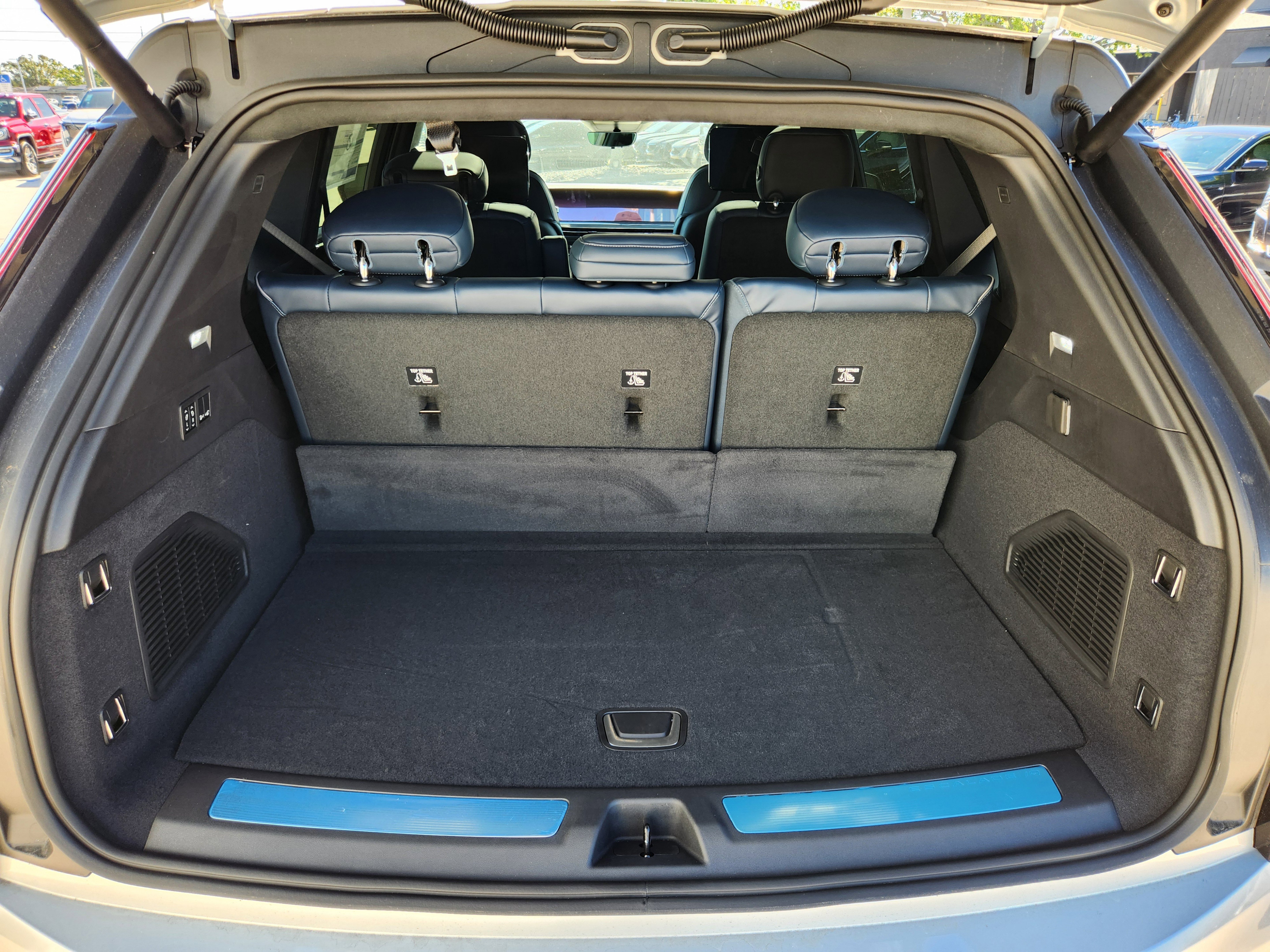 New 2025 Cadillac Escalade IQ Luxury 2 image 12