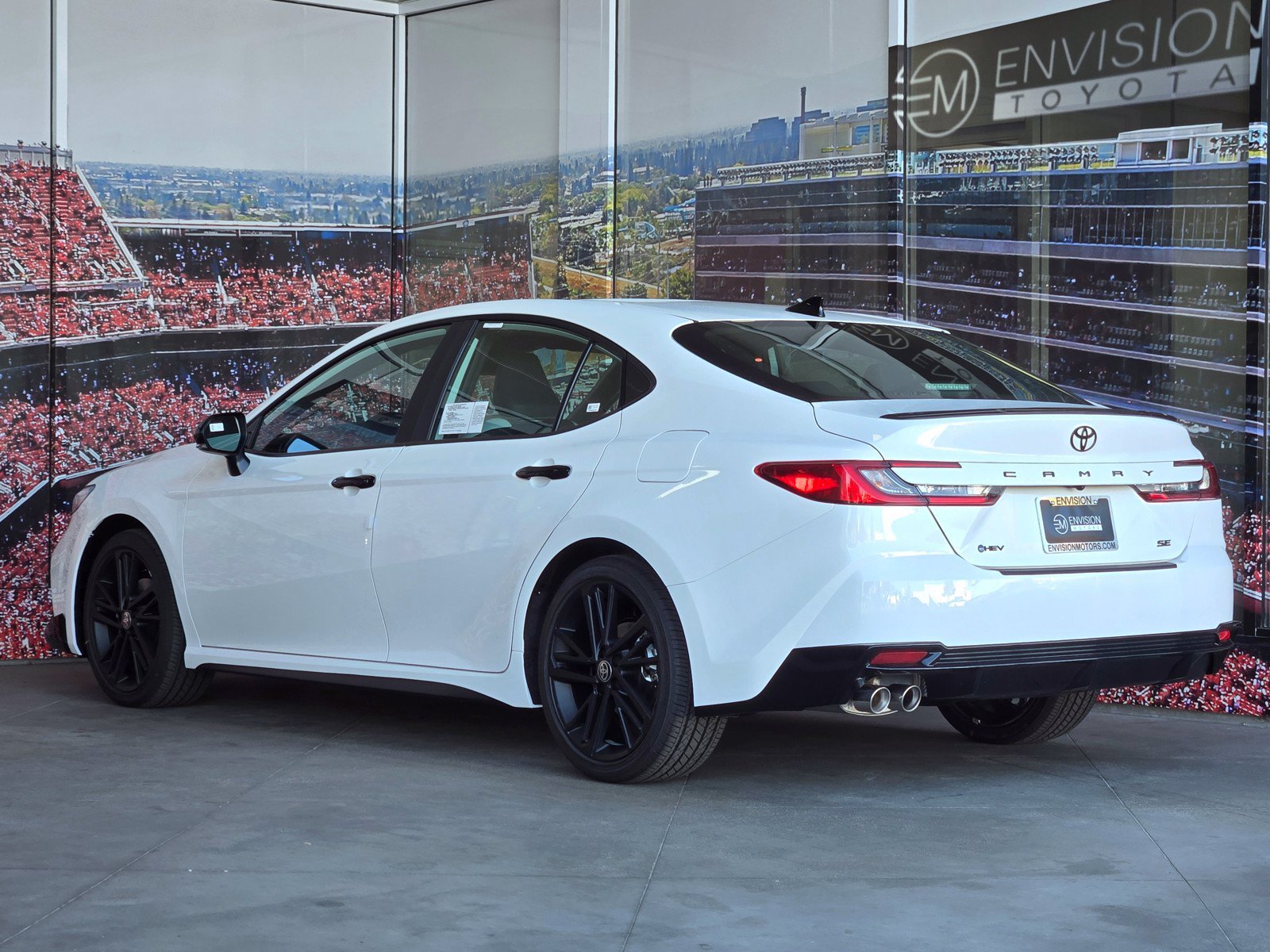 New 2026 Toyota Camry Hybrid FWD image 4