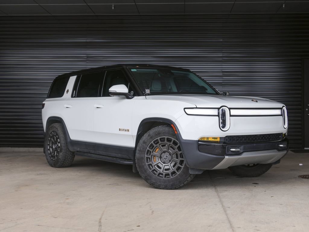 Used 2023 Rivian R1S Adventure image 9