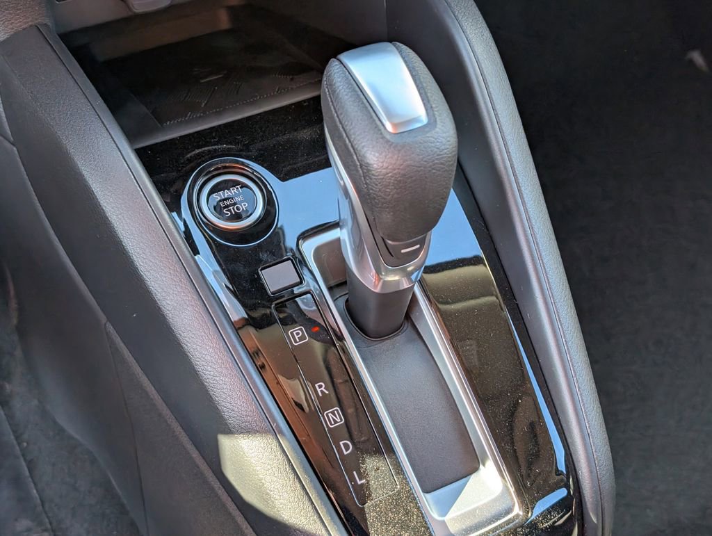 New 2025 Nissan Versa SR w/ Trunk Package image 28