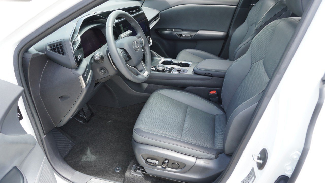 Certified 2024 Lexus RZ 450e Premium w/ Technology Package AWD/4WD image 13
