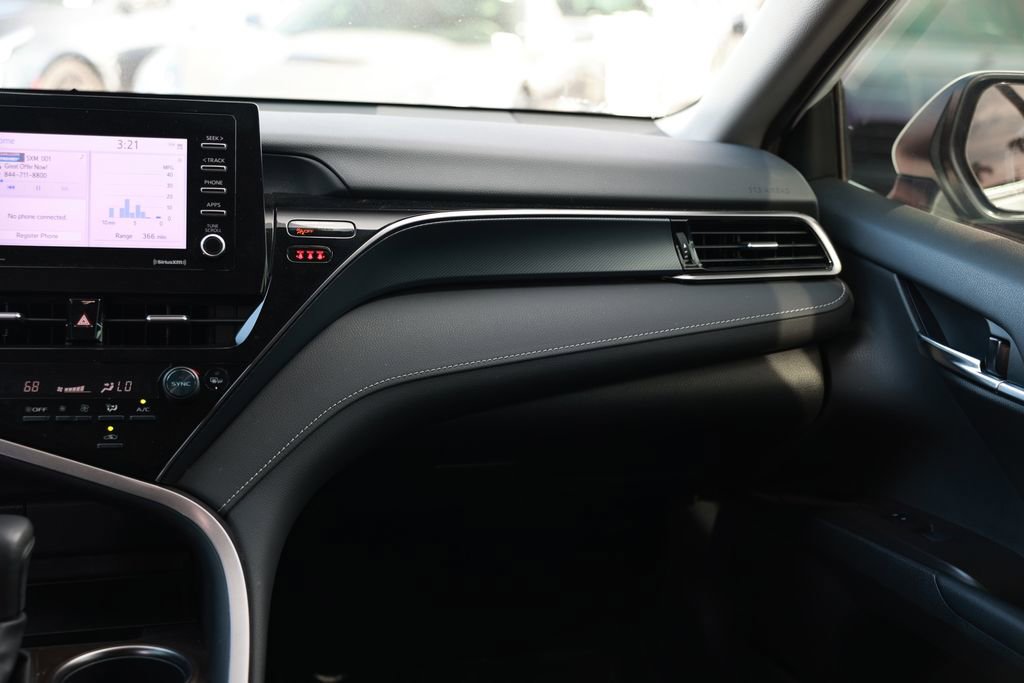 Used 2024 Toyota Camry SE image 28