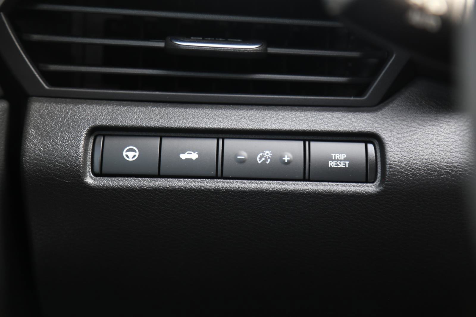 Used 2025 Nissan Altima 2.5 SL FWD image 11