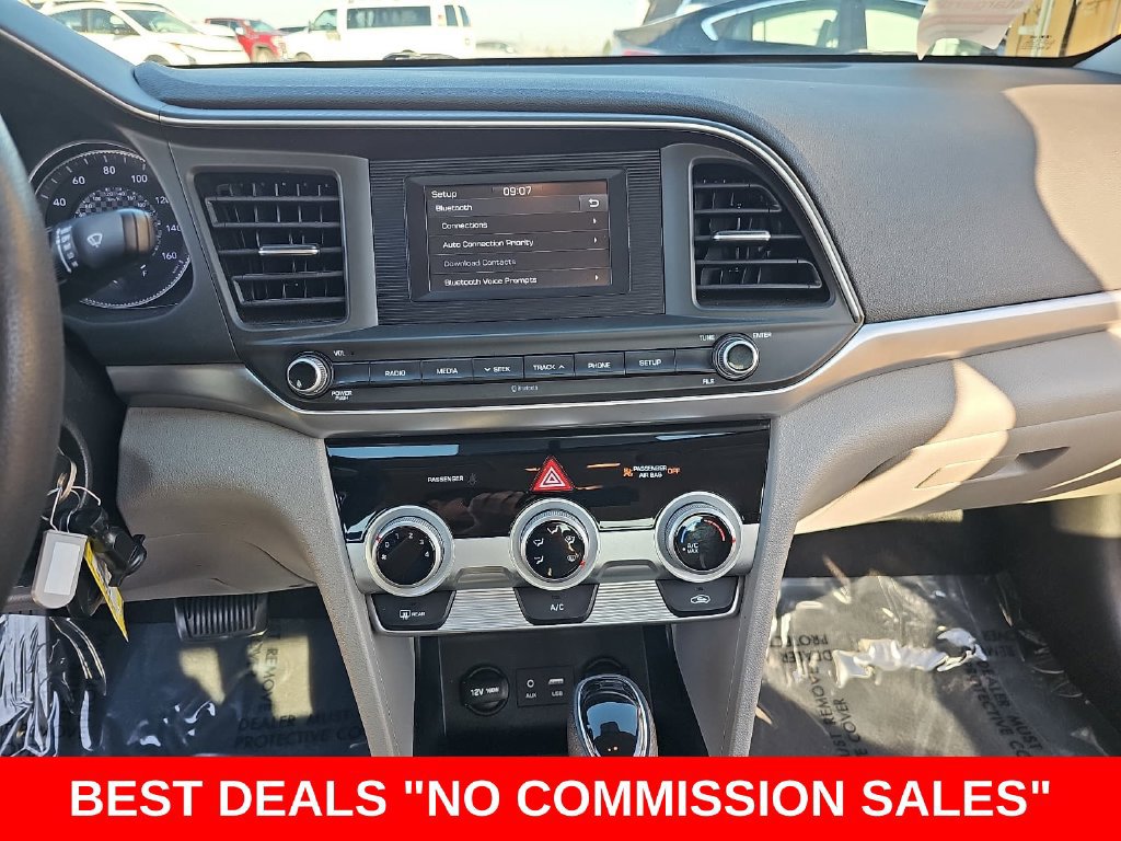Used 2019 Hyundai Elantra SE FWD image 19