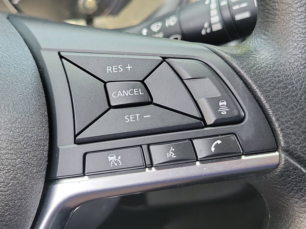 Used 2023 Nissan Kicks SV FWD image 6