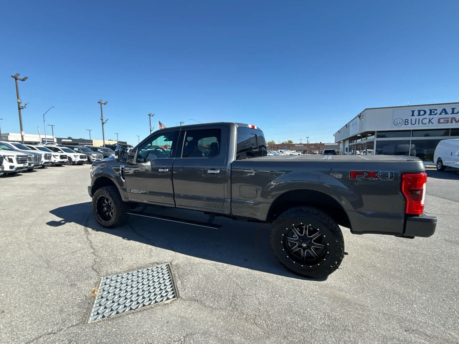 Used 2017 Ford F250 Platinum w/ Platinum Ultimate Package AWD/4WD image 8
