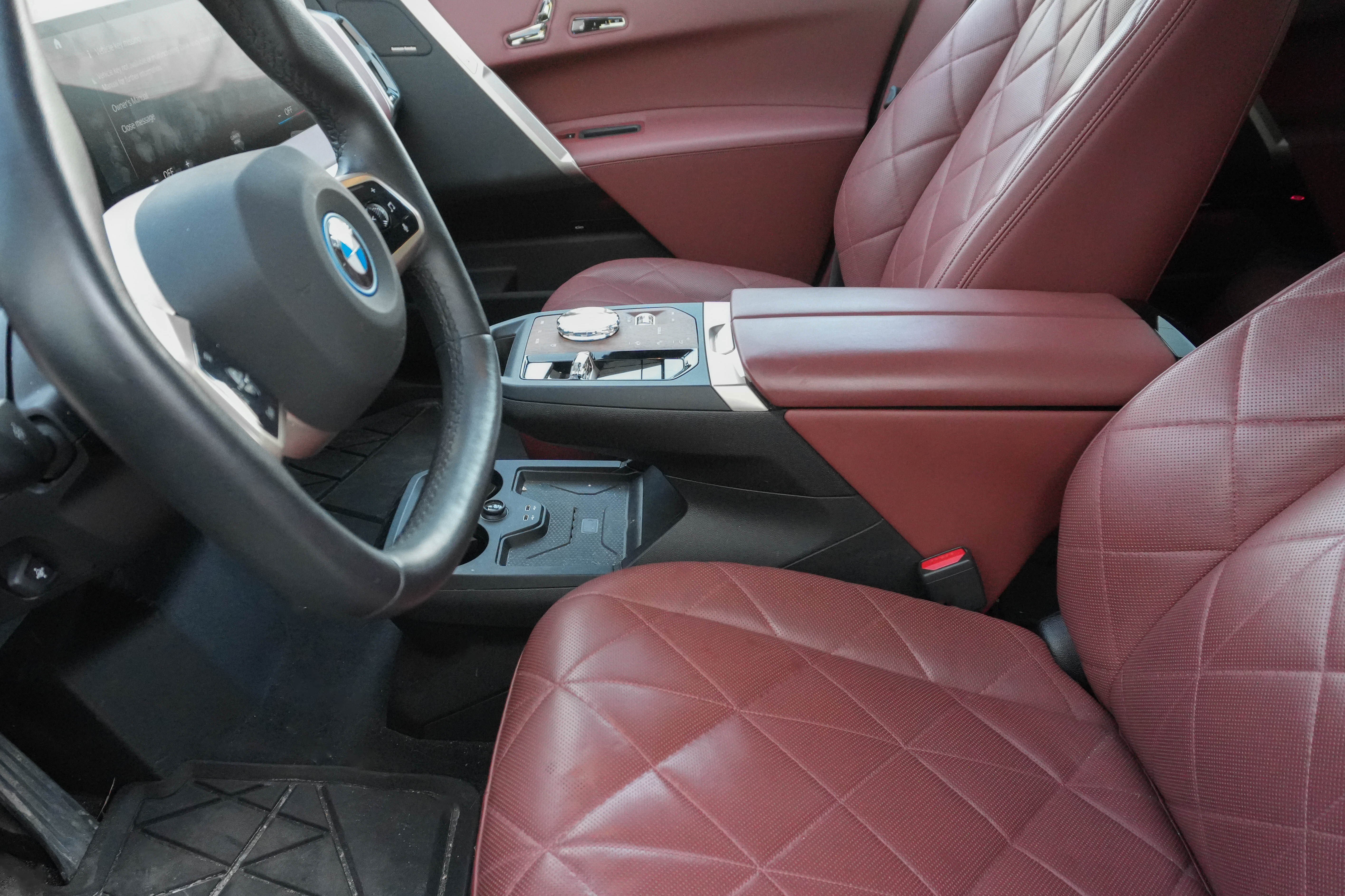 Certified 2023 BMW iX xDrive50 w/ Premium Package AWD/4WD image 9