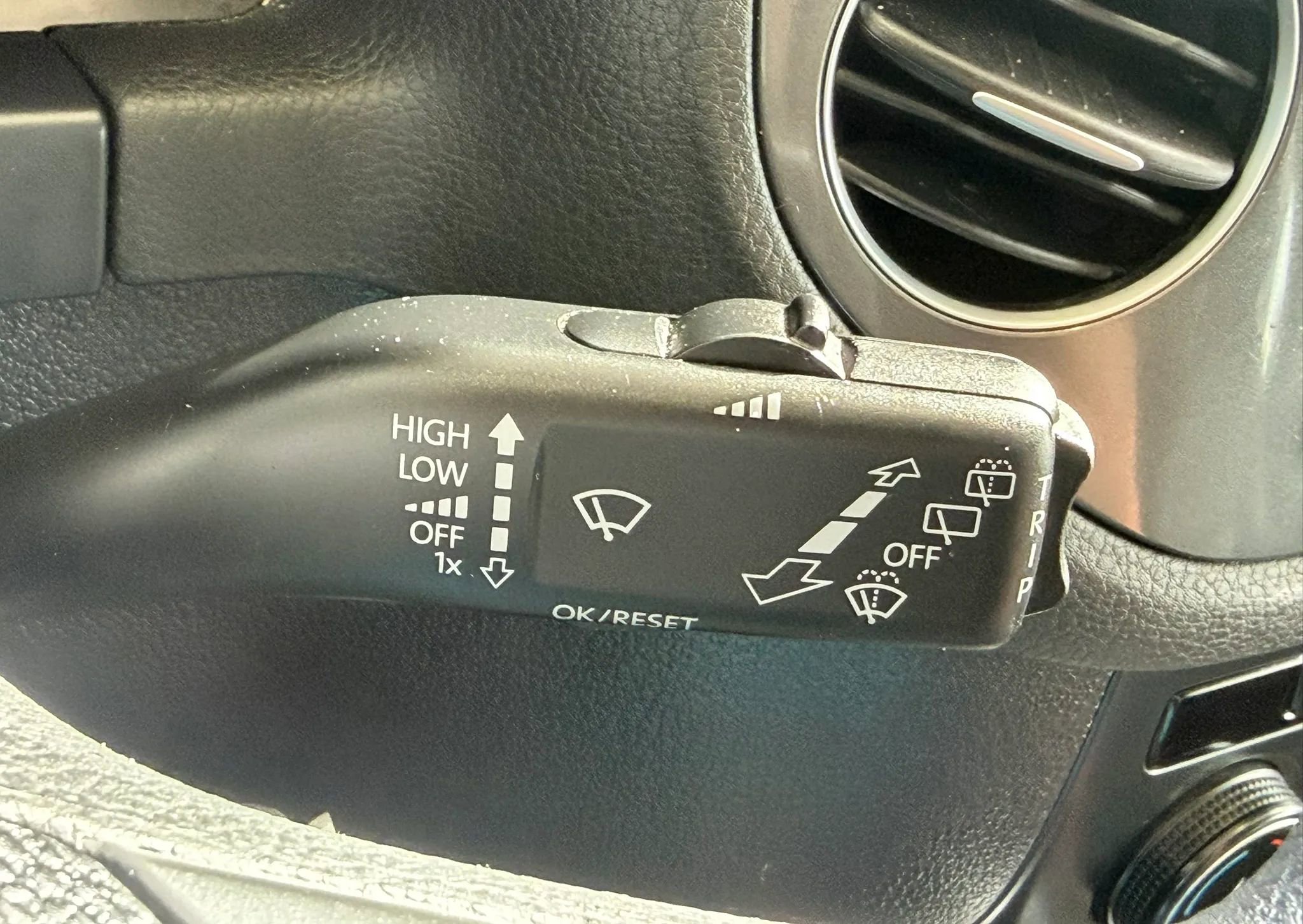 Used 2017 Volkswagen Tiguan Limited image 12