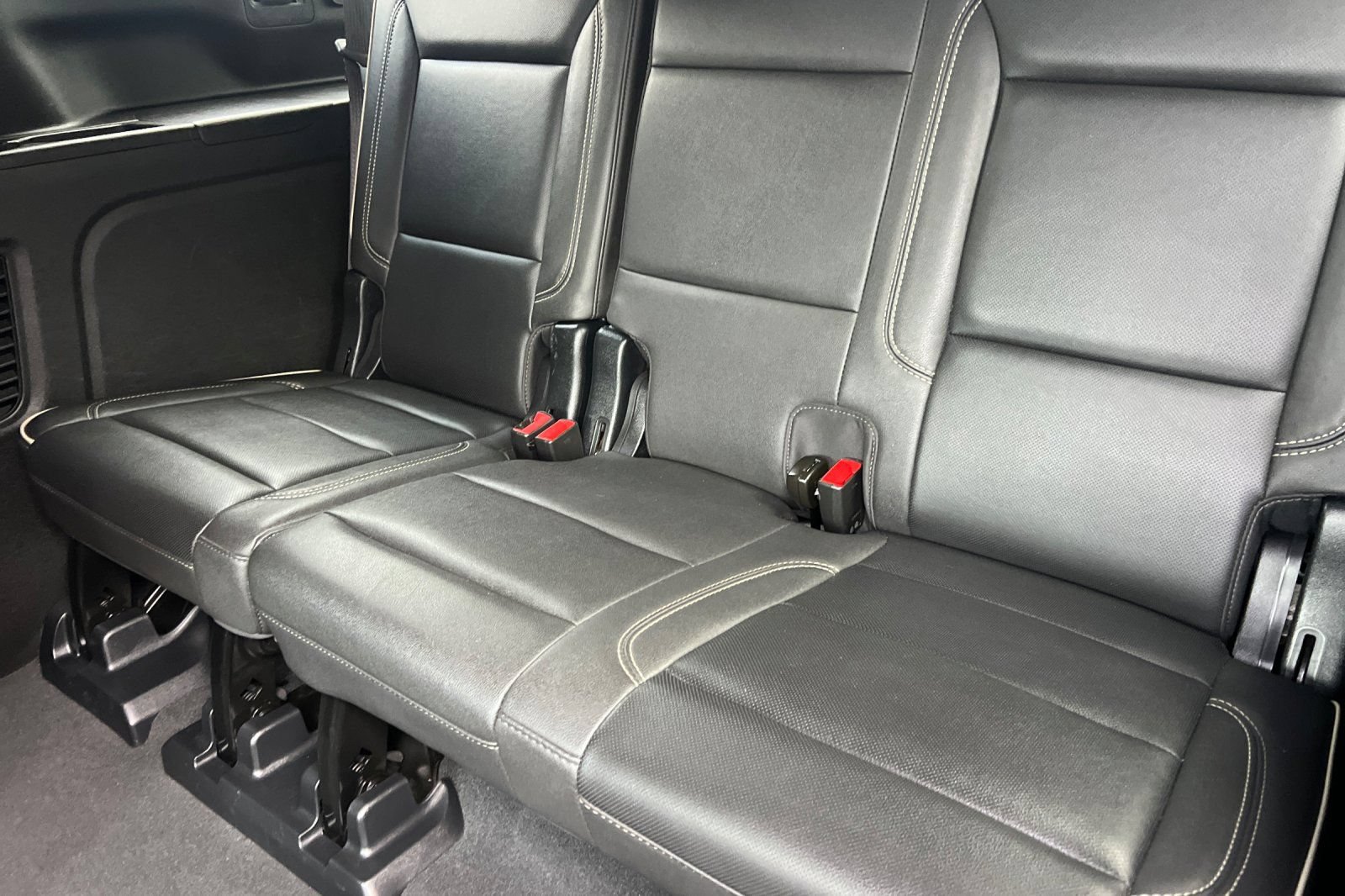 Used 2023 Chevrolet Suburban Premier AWD/4WD image 15