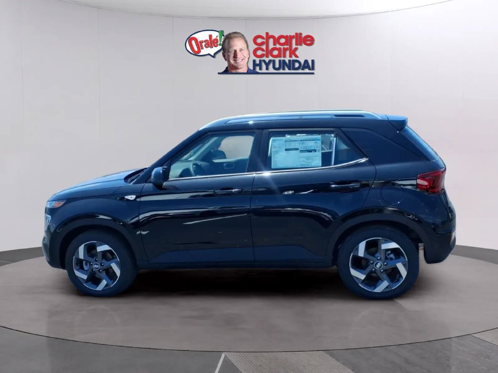 New 2026 Hyundai Venue SEL FWD image 2