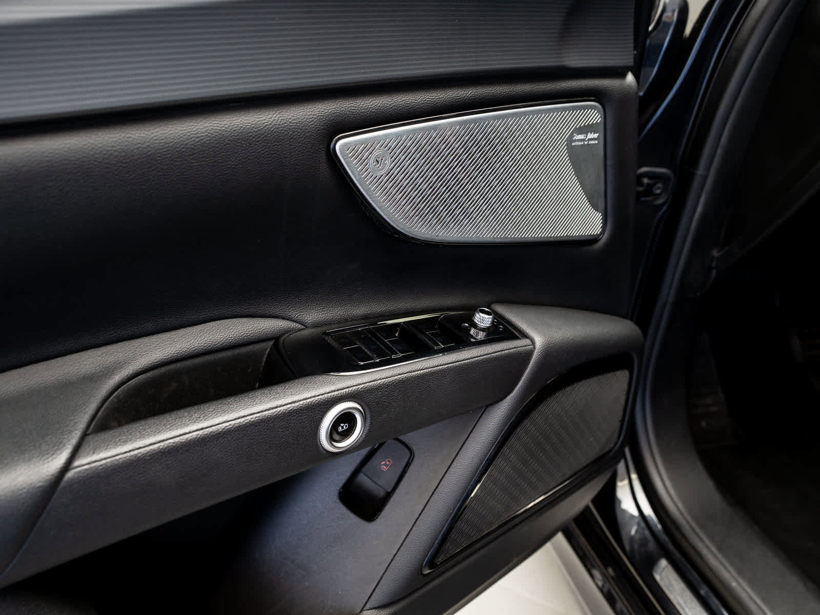 Used 2024 Maserati Grecale GT image 19