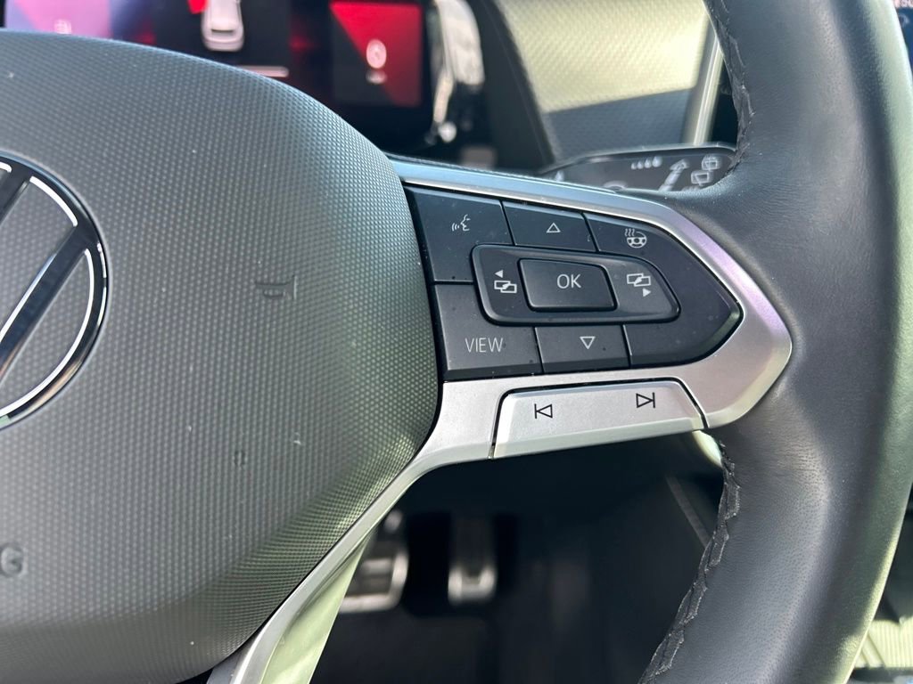 Used 2025 Volkswagen Atlas Cross Sport SEL R-Line image 18