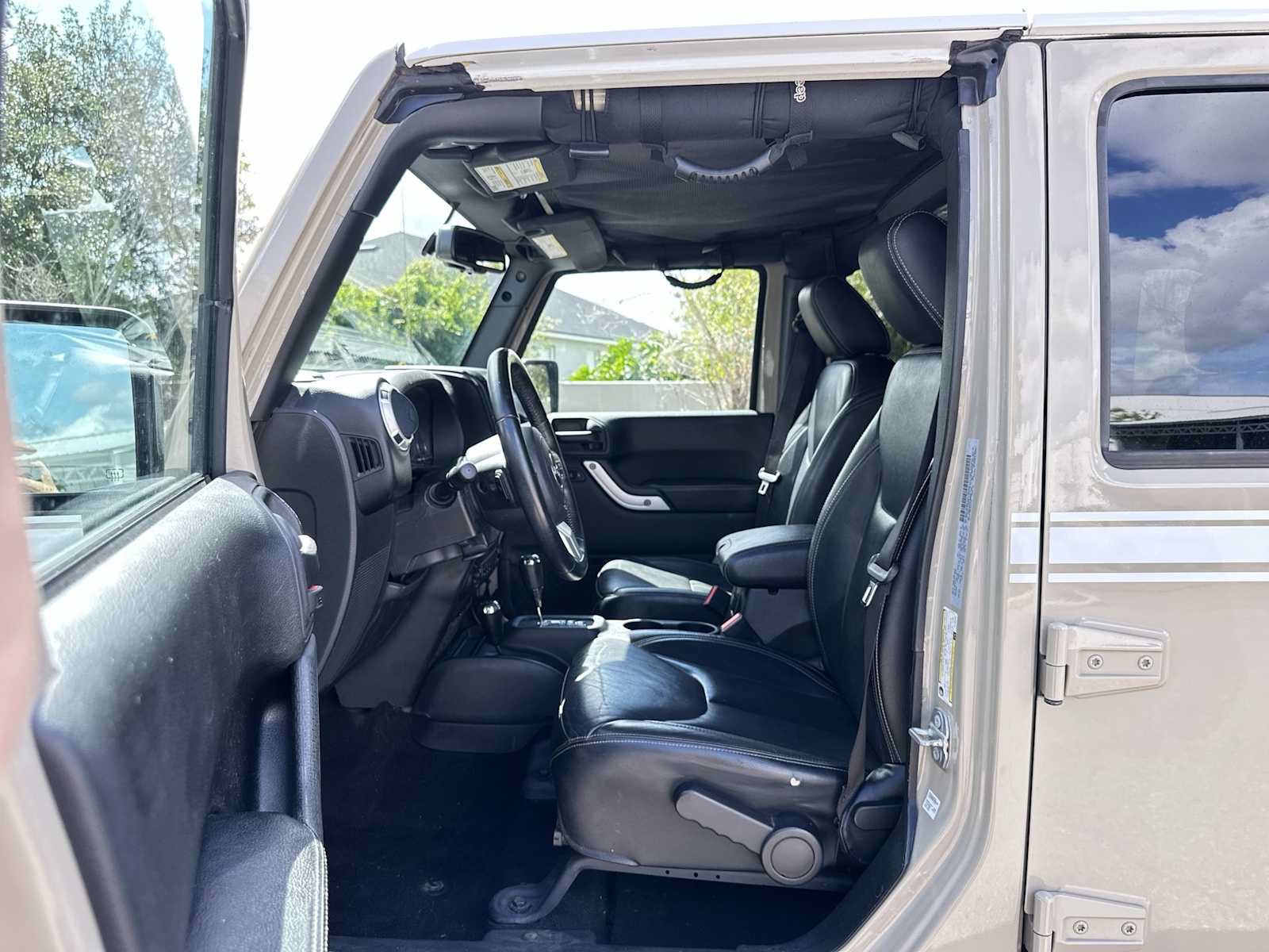 Used 2017 Jeep Wrangler Unlimited Sahara w/ Quick Order Package 24E Chief AWD/4WD image 2
