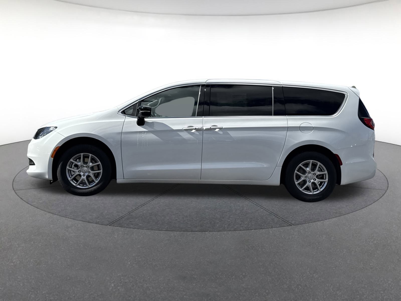 New 2026 Chrysler Voyager LX image 2