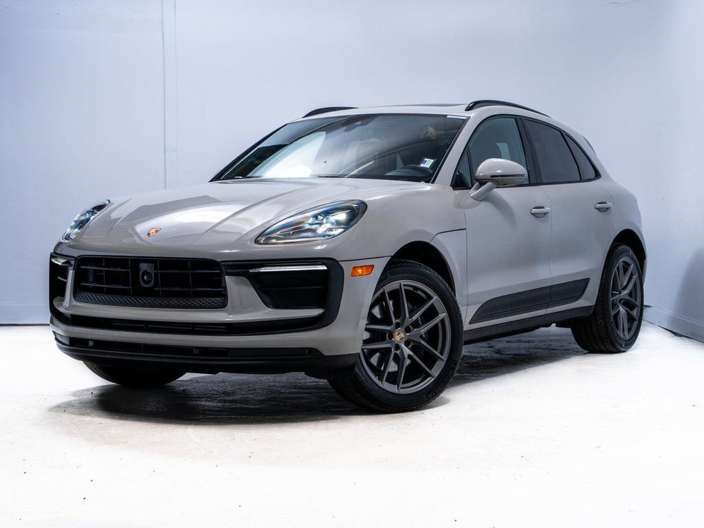 Used 2025 Porsche Macan image 1
