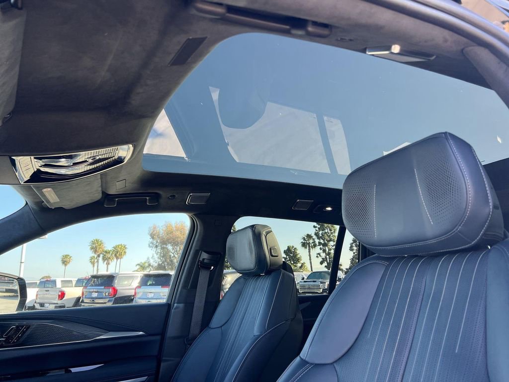 New 2025 Cadillac Escalade IQ Sport 2 image 27