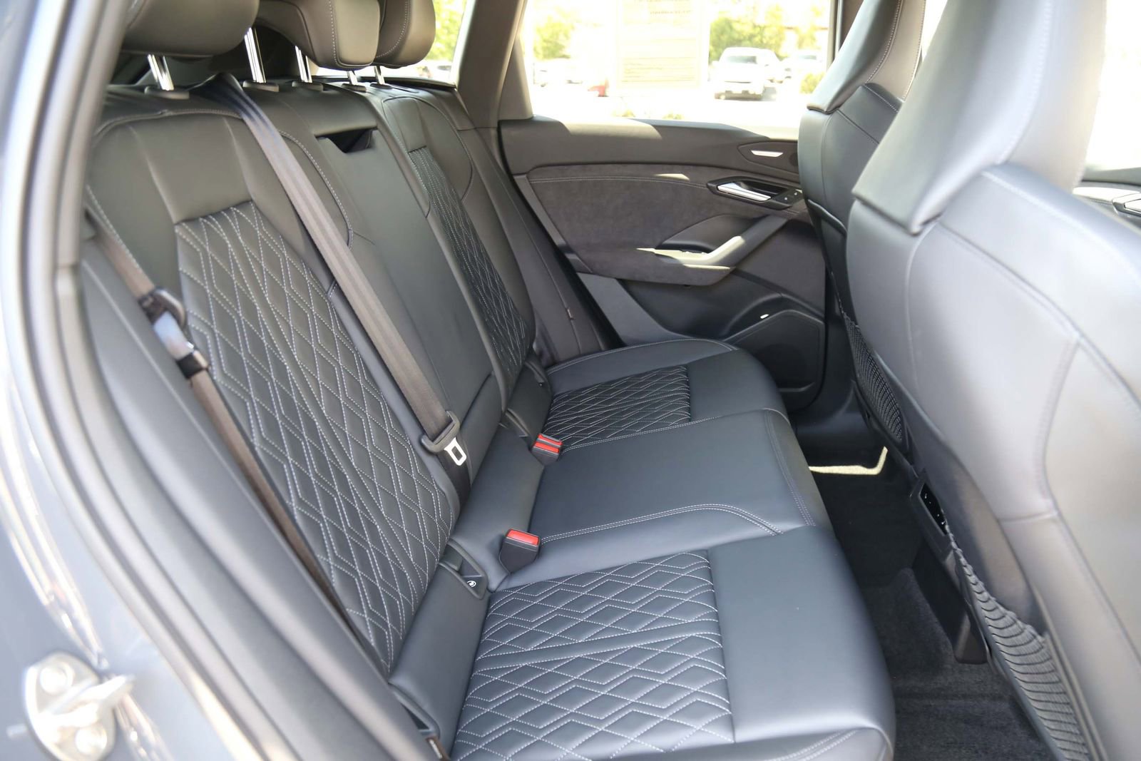 Certified 2025 Audi SQ6 e-tron Prestige AWD/4WD image 18