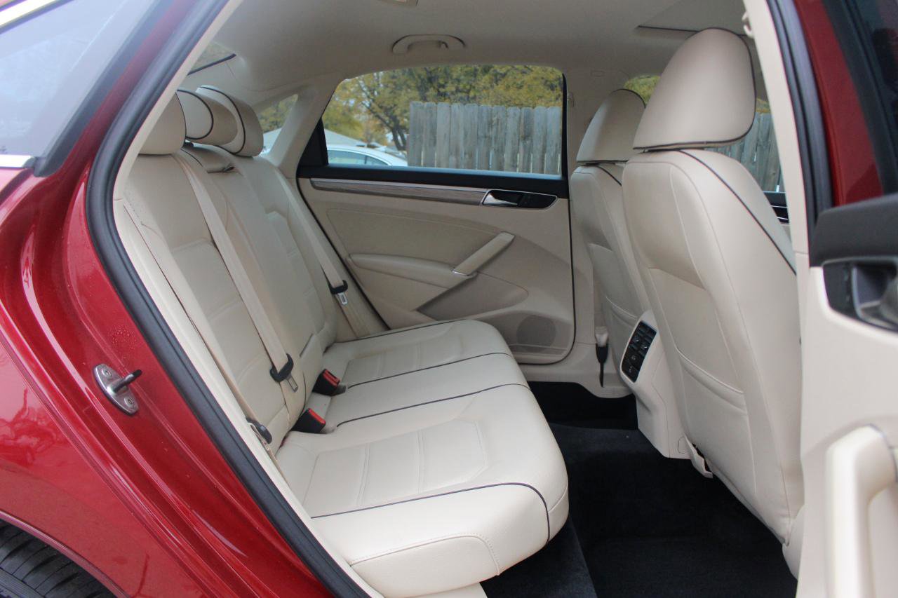 Used 2017 Volkswagen Passat 1.8T SE image 35