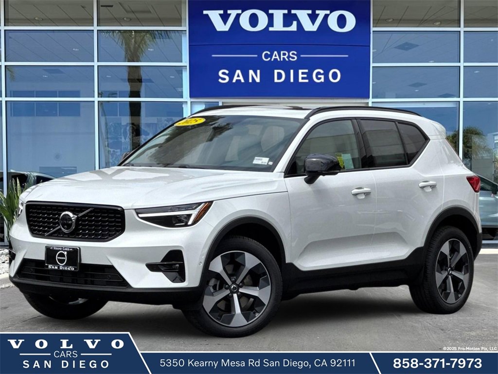New 2026 Volvo XC40 B5 Plus w/ Protection Package Premier