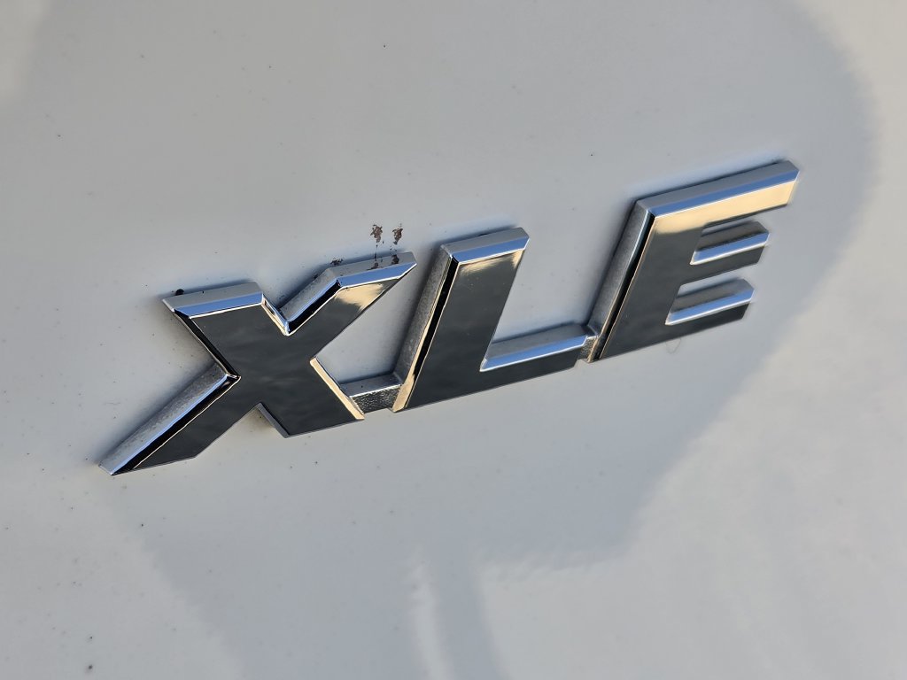 Used 2025 Toyota RAV4 XLE FWD image 11