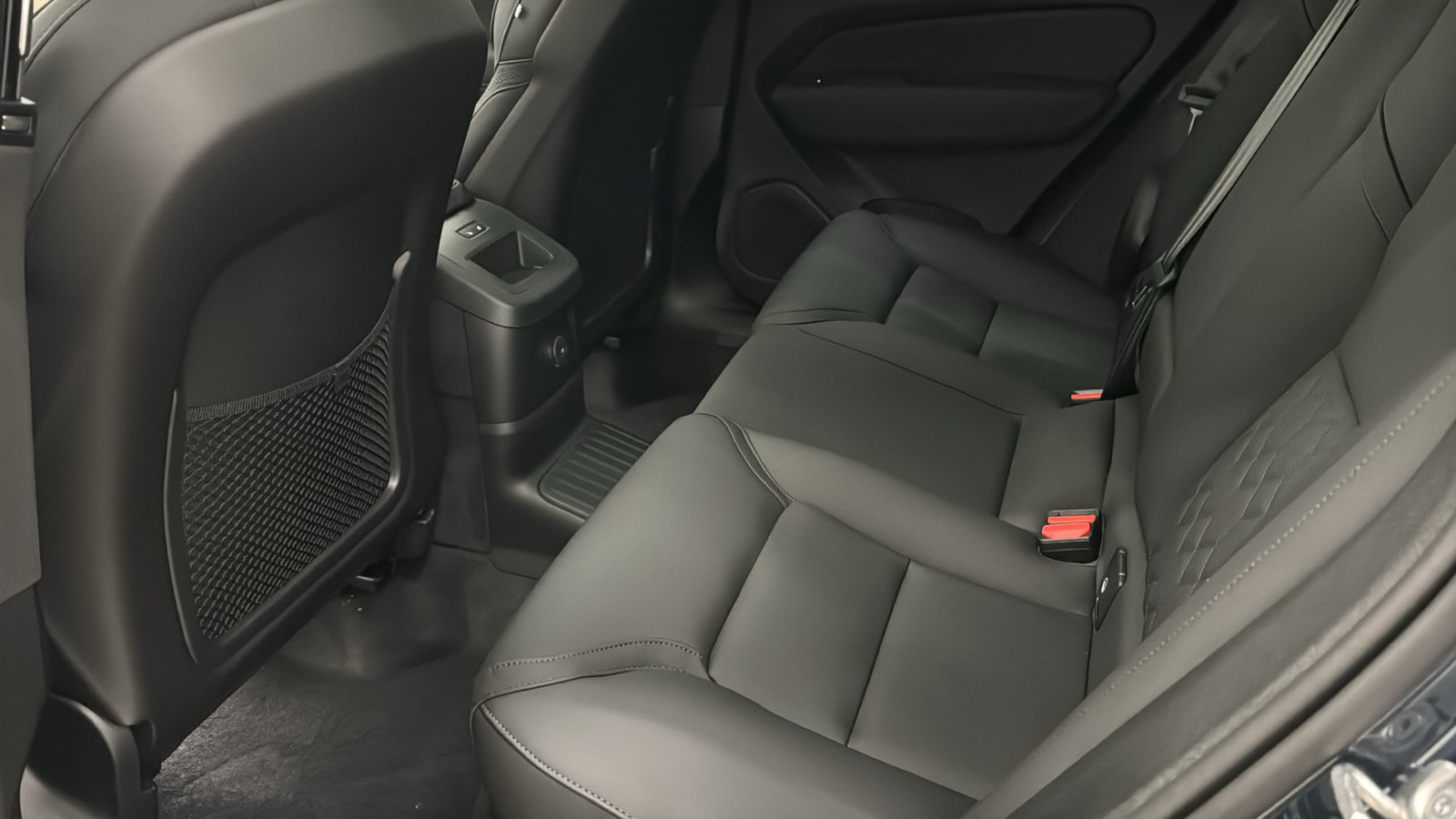 New 2027 Volvo XC60 T8 Plus AWD/4WD image 27