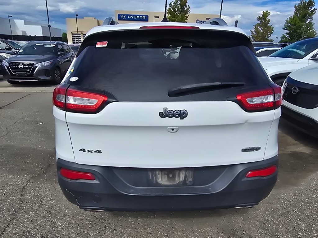 Used 2015 Jeep Cherokee Latitude AWD/4WD image 5