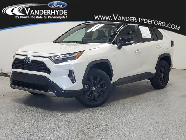 Used 2022 Toyota RAV4 XSE AWD/4WD image 1