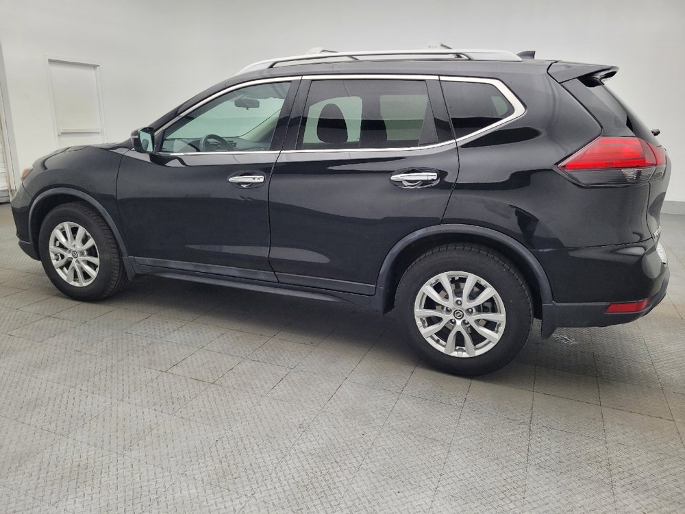 Used 2017 Nissan Rogue SV image 3