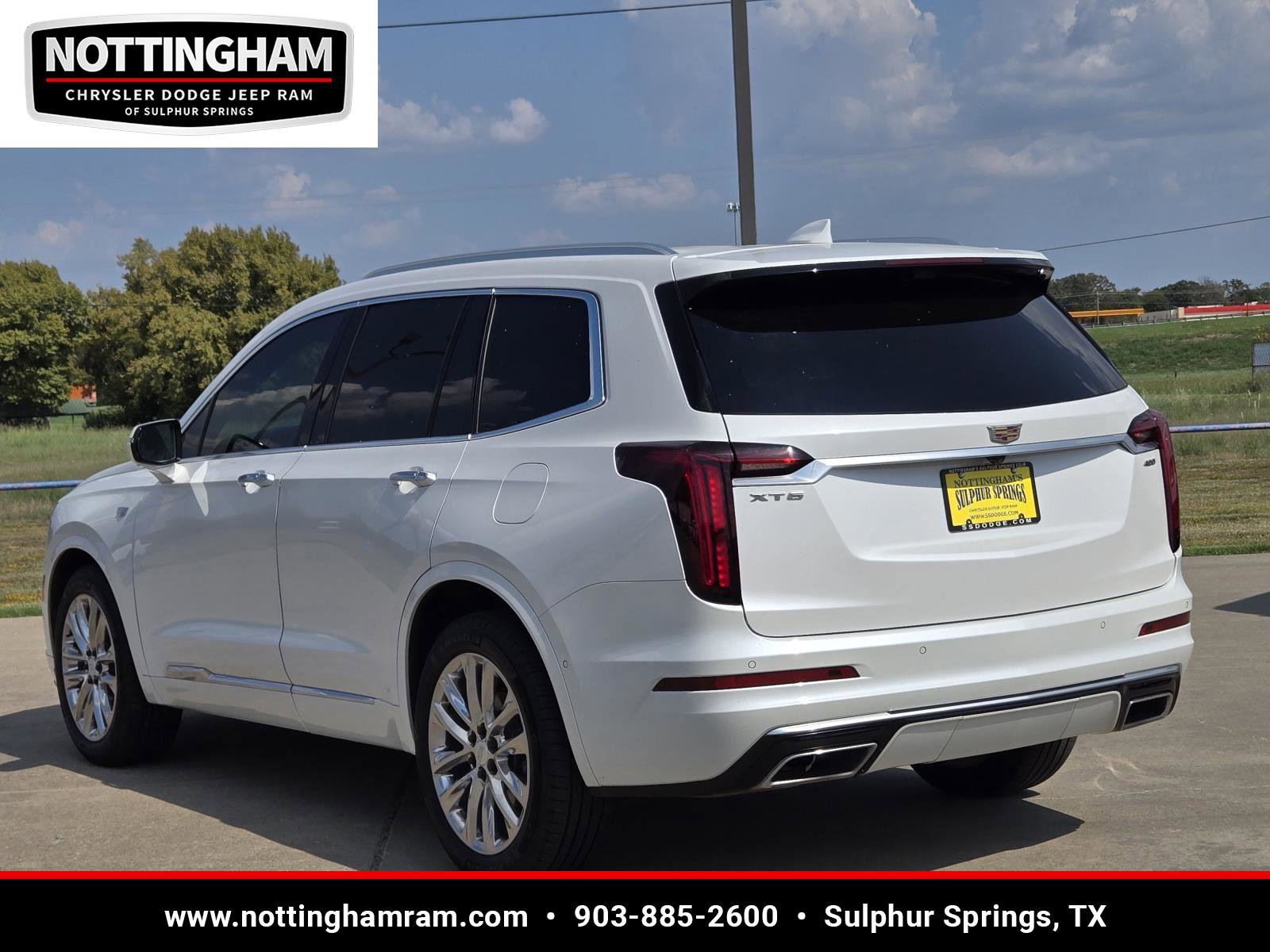 Used 2022 Cadillac XT6 Premium Luxury w/ Technology Package image 4