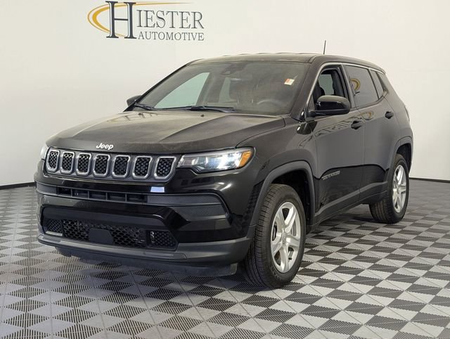 Used 2023 Jeep Compass Sport image 4