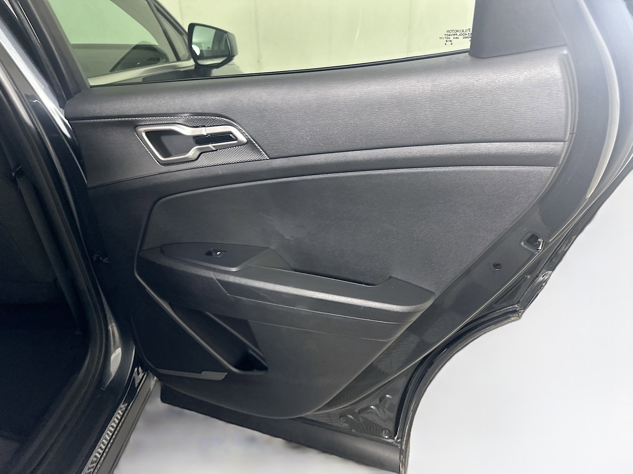 Used 2025 Kia Sportage LX image 28