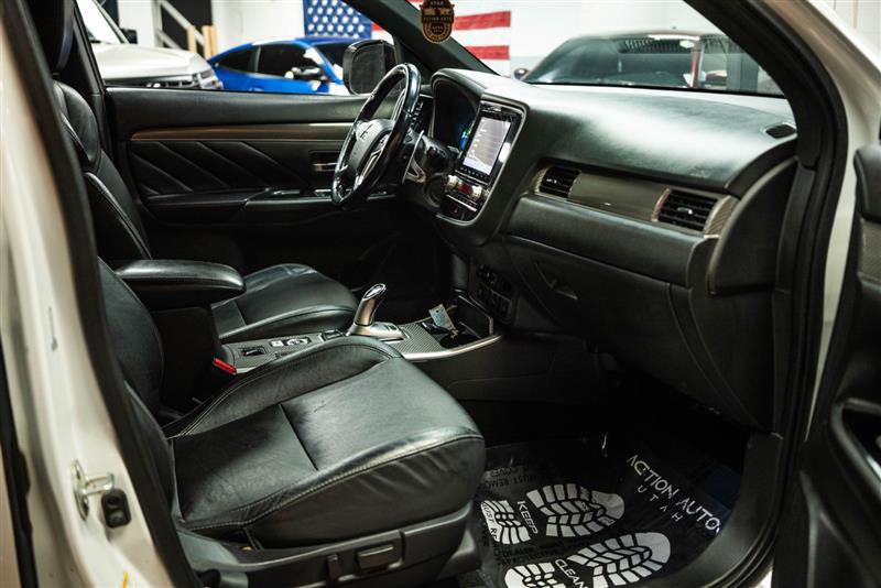 Used 2020 Mitsubishi Outlander SEL image 14