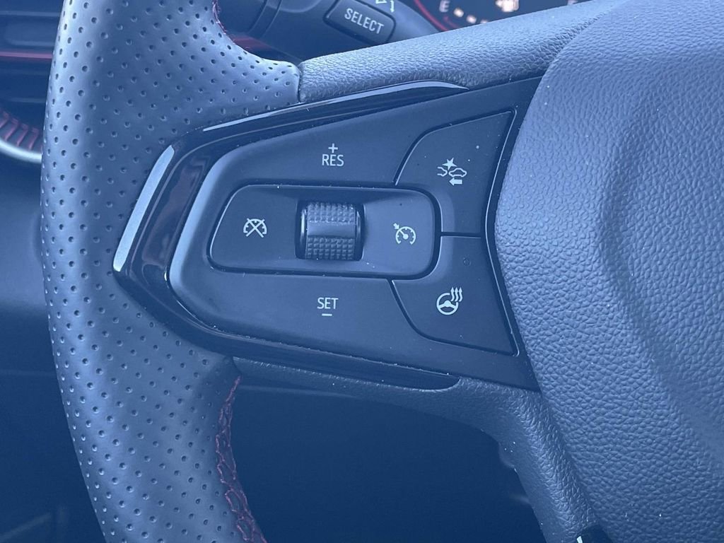 Certified 2025 Chevrolet Trax RS w/ Sunroof Package image 25