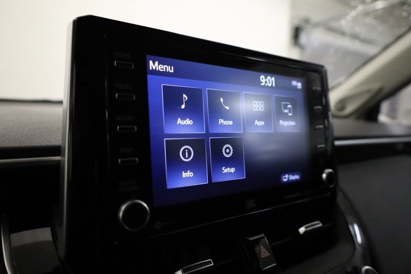 Used 2022 Toyota Corolla Cross XLE w/ Convenience Package image 17