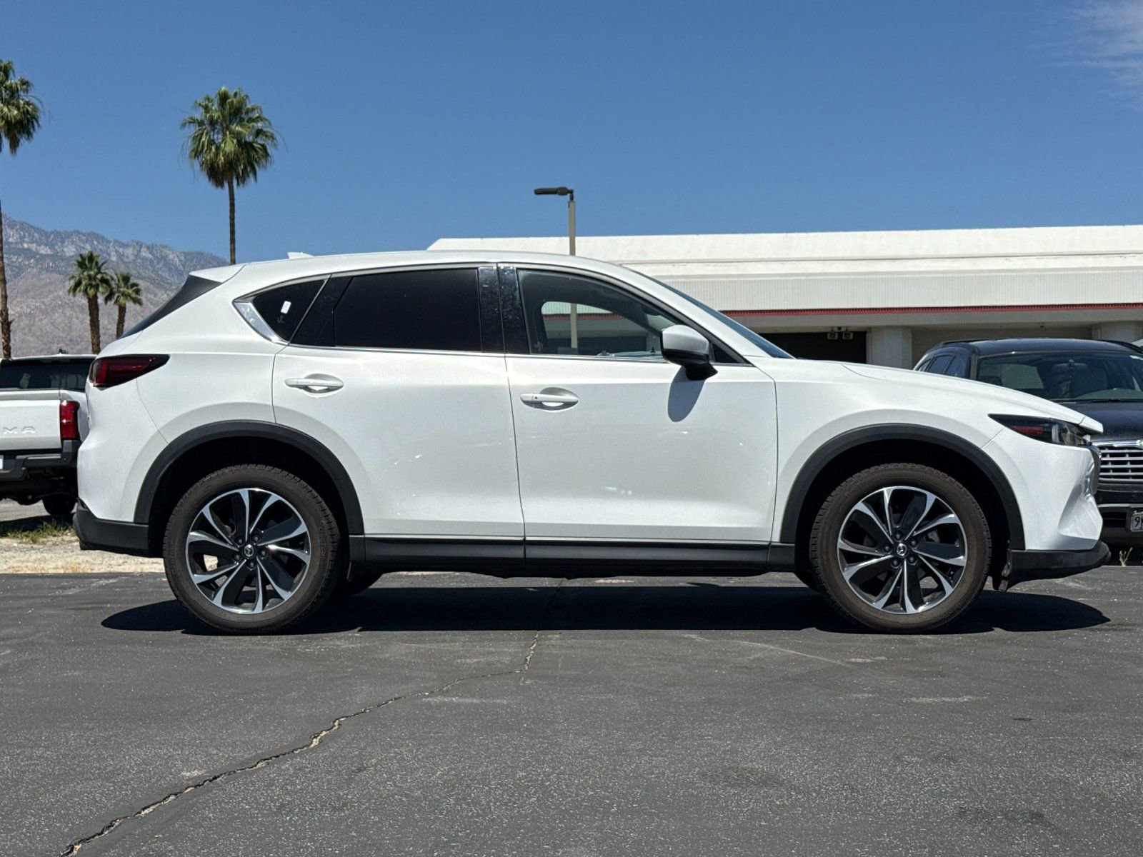 Used 2023 MAZDA CX-5 AWD 2.5 S w/ Premium Package image 2